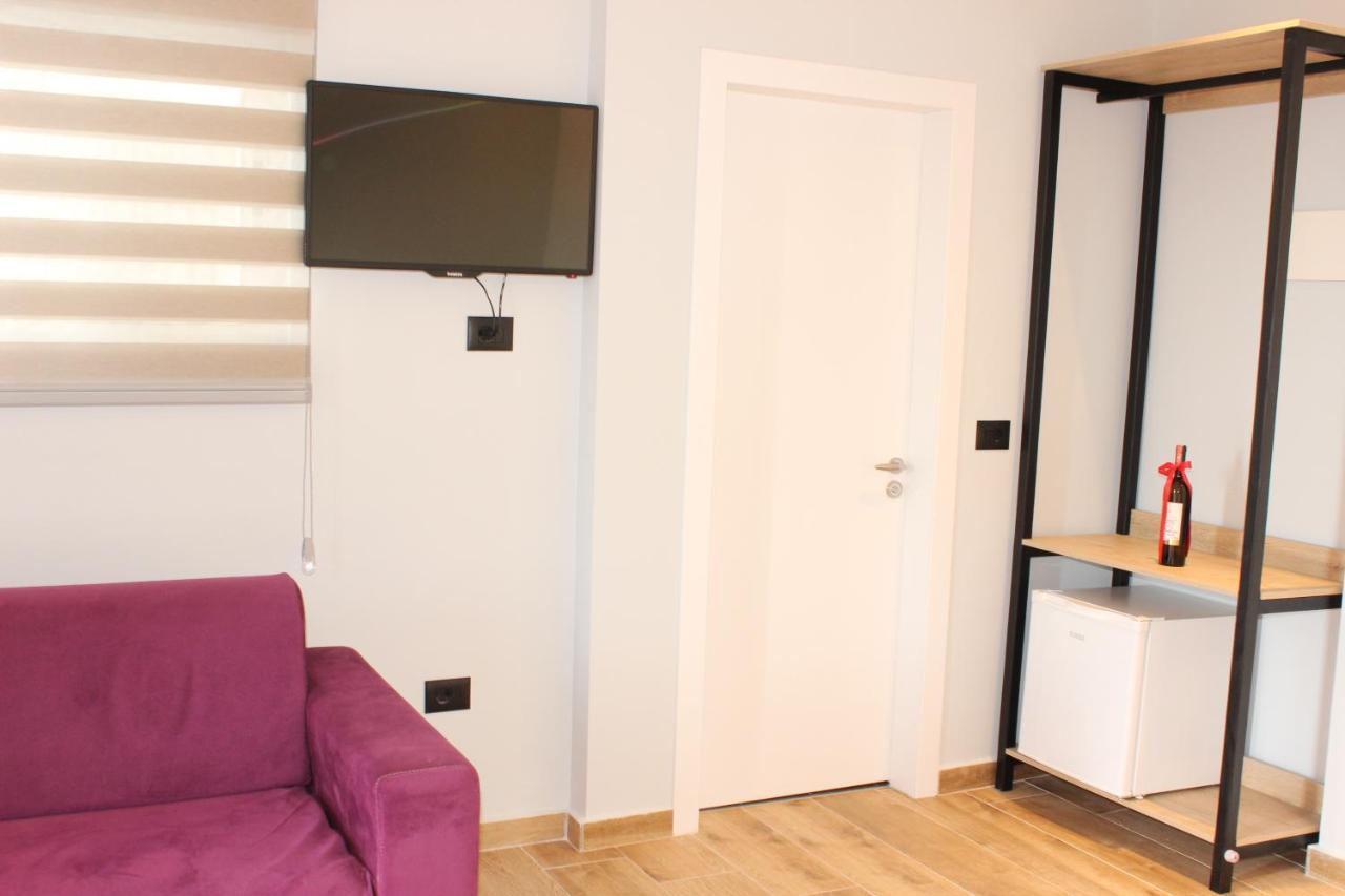 Bebi Hotel And Apartments Саранде Екстериор снимка