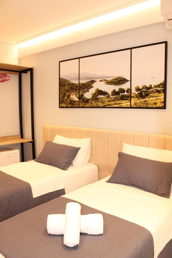 Bebi Hotel And Apartments Саранде Екстериор снимка