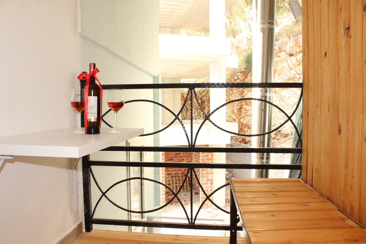 Bebi Hotel And Apartments Саранде Екстериор снимка