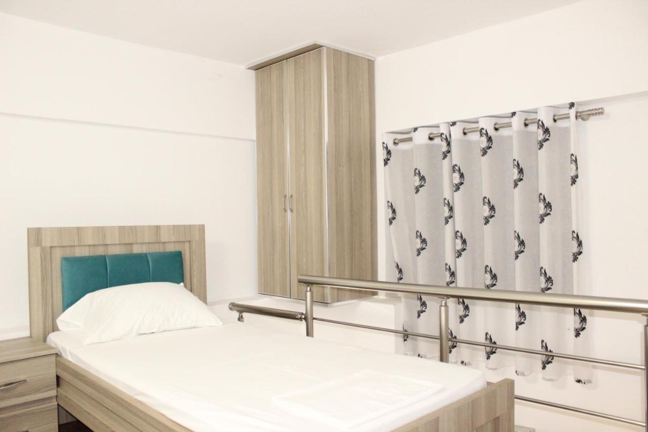 Bebi Hotel And Apartments Саранде Екстериор снимка