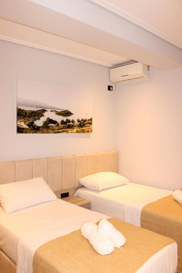 Bebi Hotel And Apartments Саранде Екстериор снимка