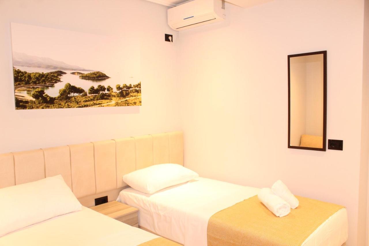 Bebi Hotel And Apartments Саранде Екстериор снимка