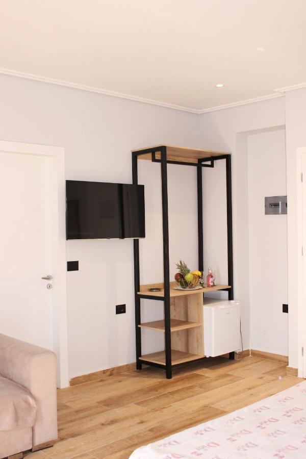 Bebi Hotel And Apartments Саранде Екстериор снимка