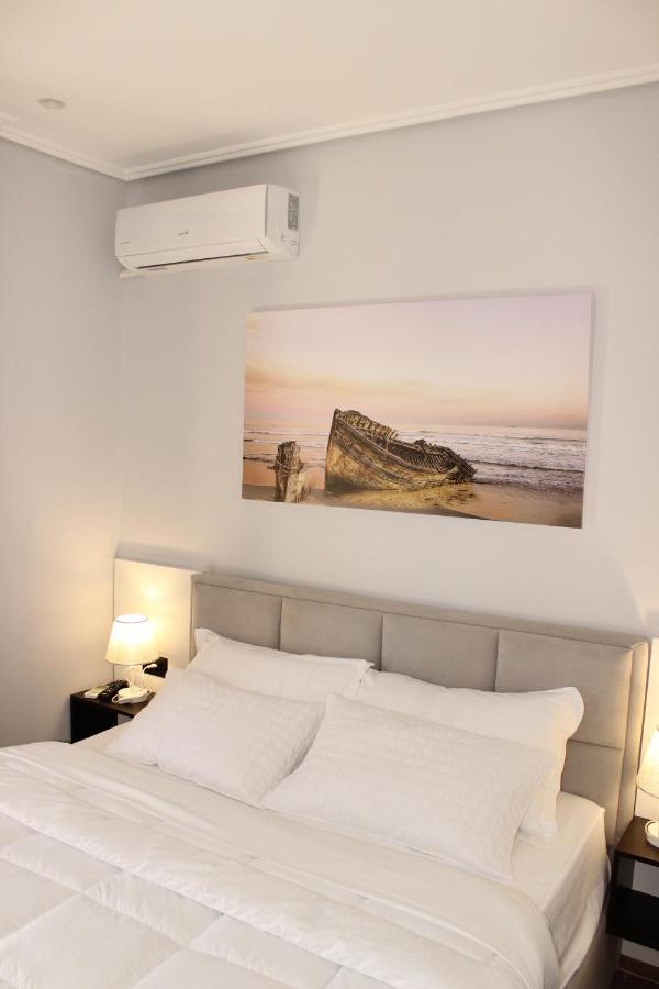 Bebi Hotel And Apartments Саранде Екстериор снимка