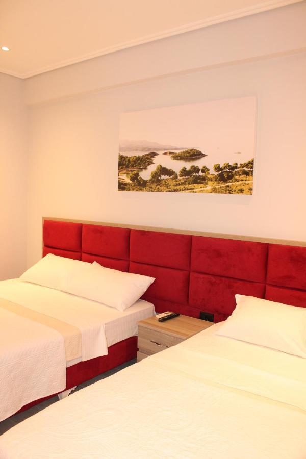 Bebi Hotel And Apartments Саранде Екстериор снимка