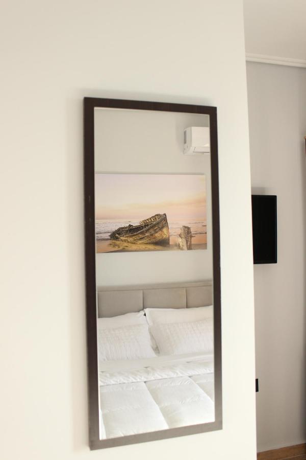 Bebi Hotel And Apartments Саранде Екстериор снимка