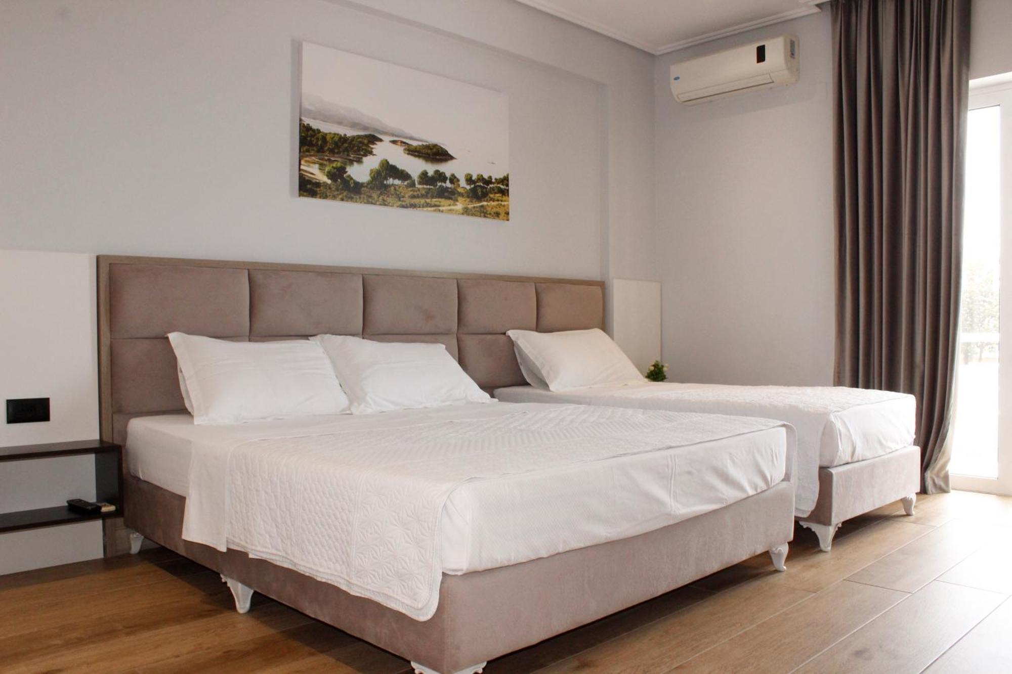 Bebi Hotel And Apartments Саранде Екстериор снимка