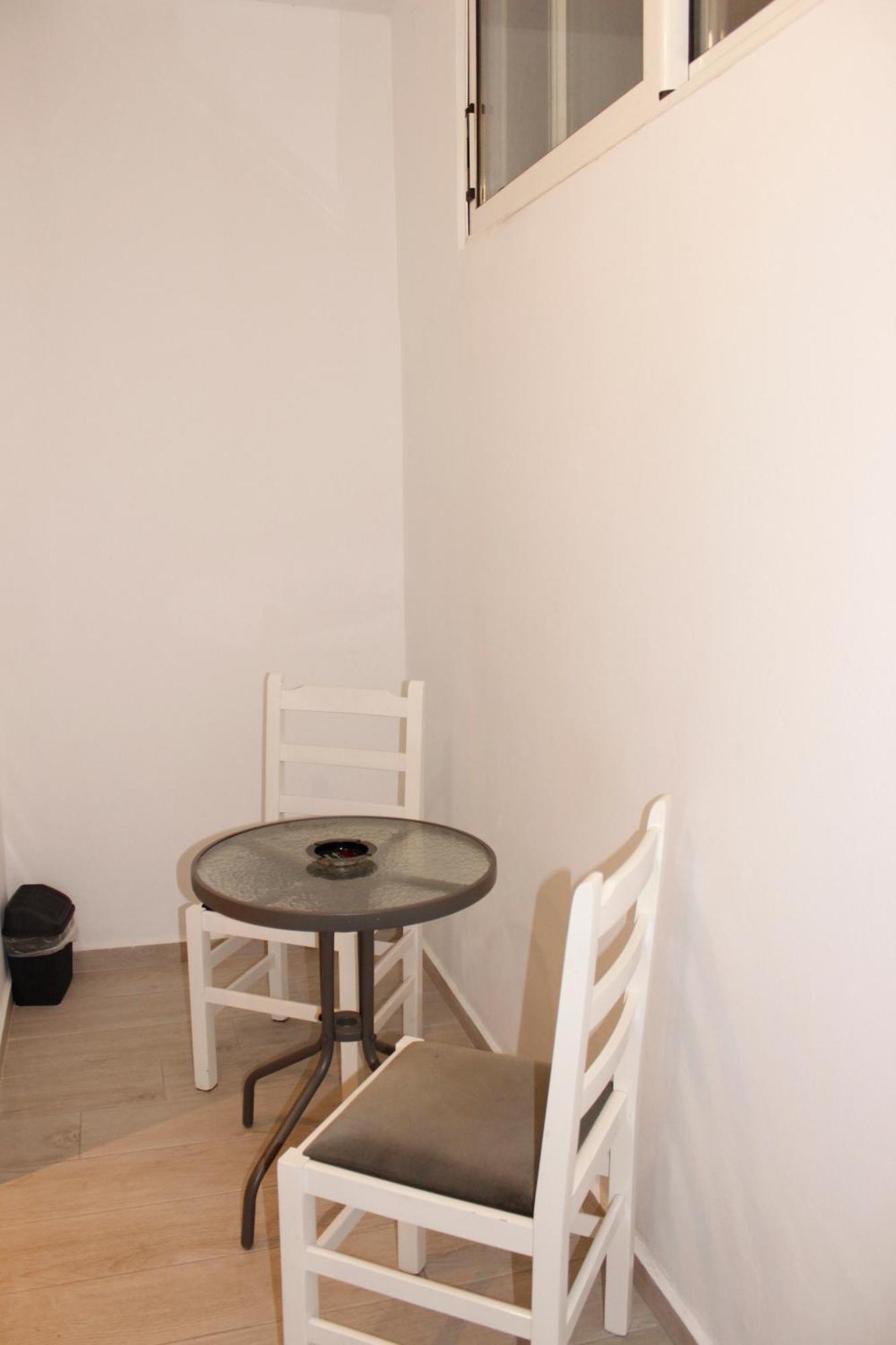 Bebi Hotel And Apartments Саранде Екстериор снимка