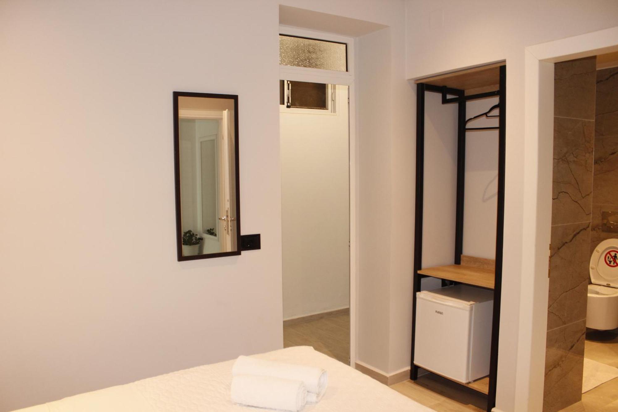 Bebi Hotel And Apartments Саранде Екстериор снимка