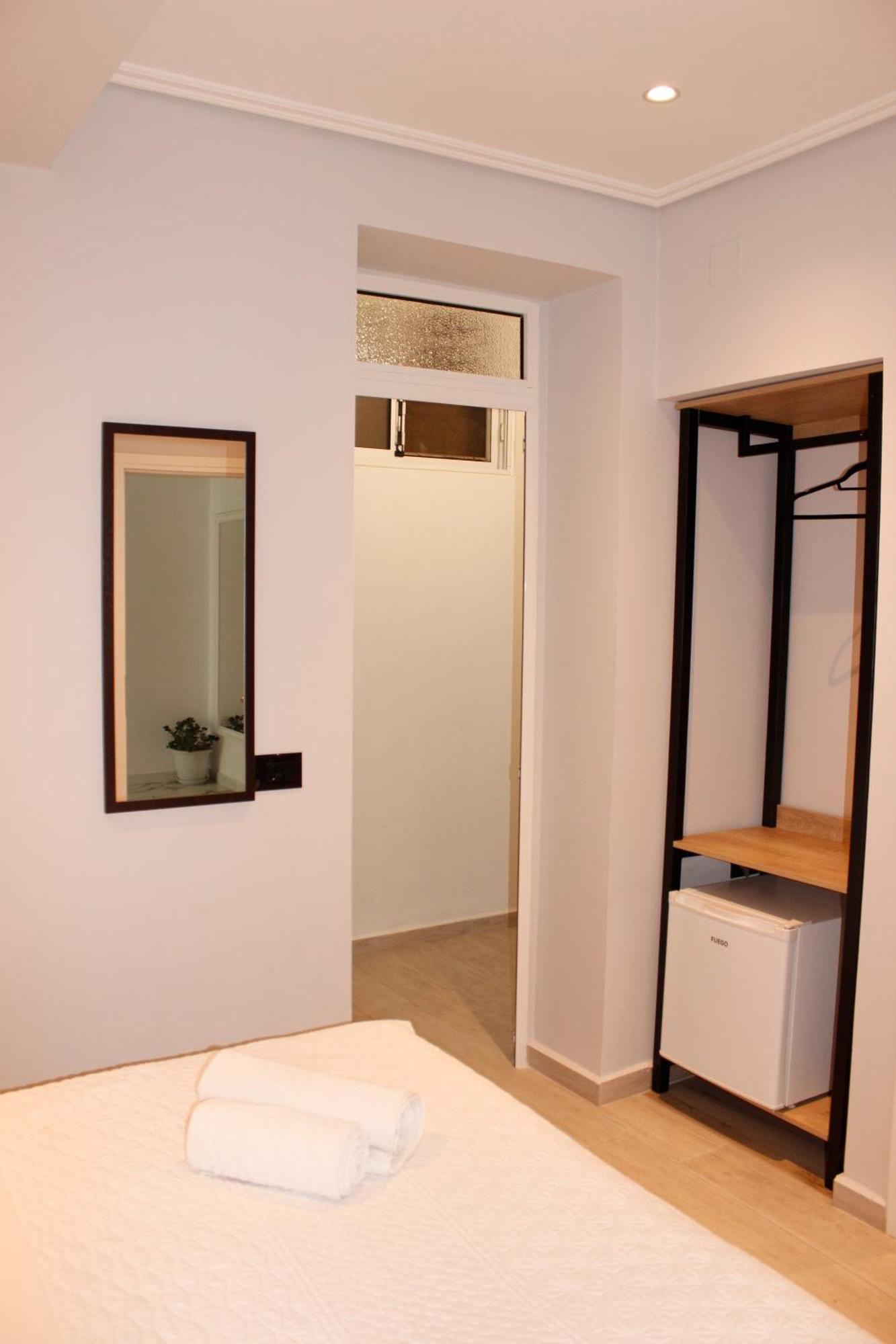 Bebi Hotel And Apartments Саранде Екстериор снимка