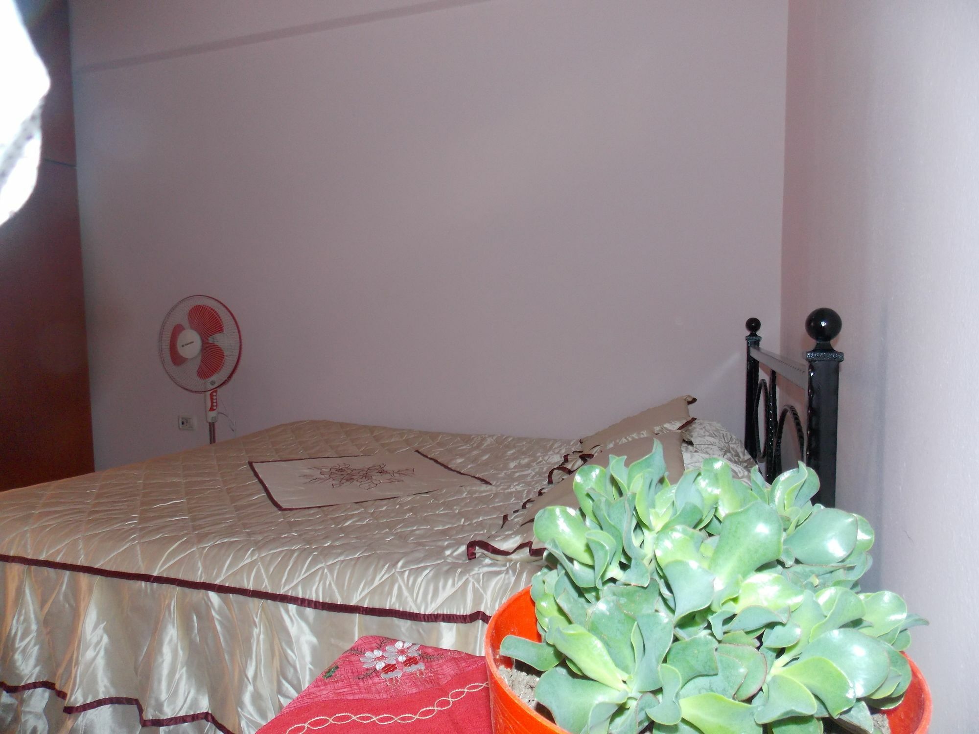 Bebi Hotel And Apartments Саранде Екстериор снимка