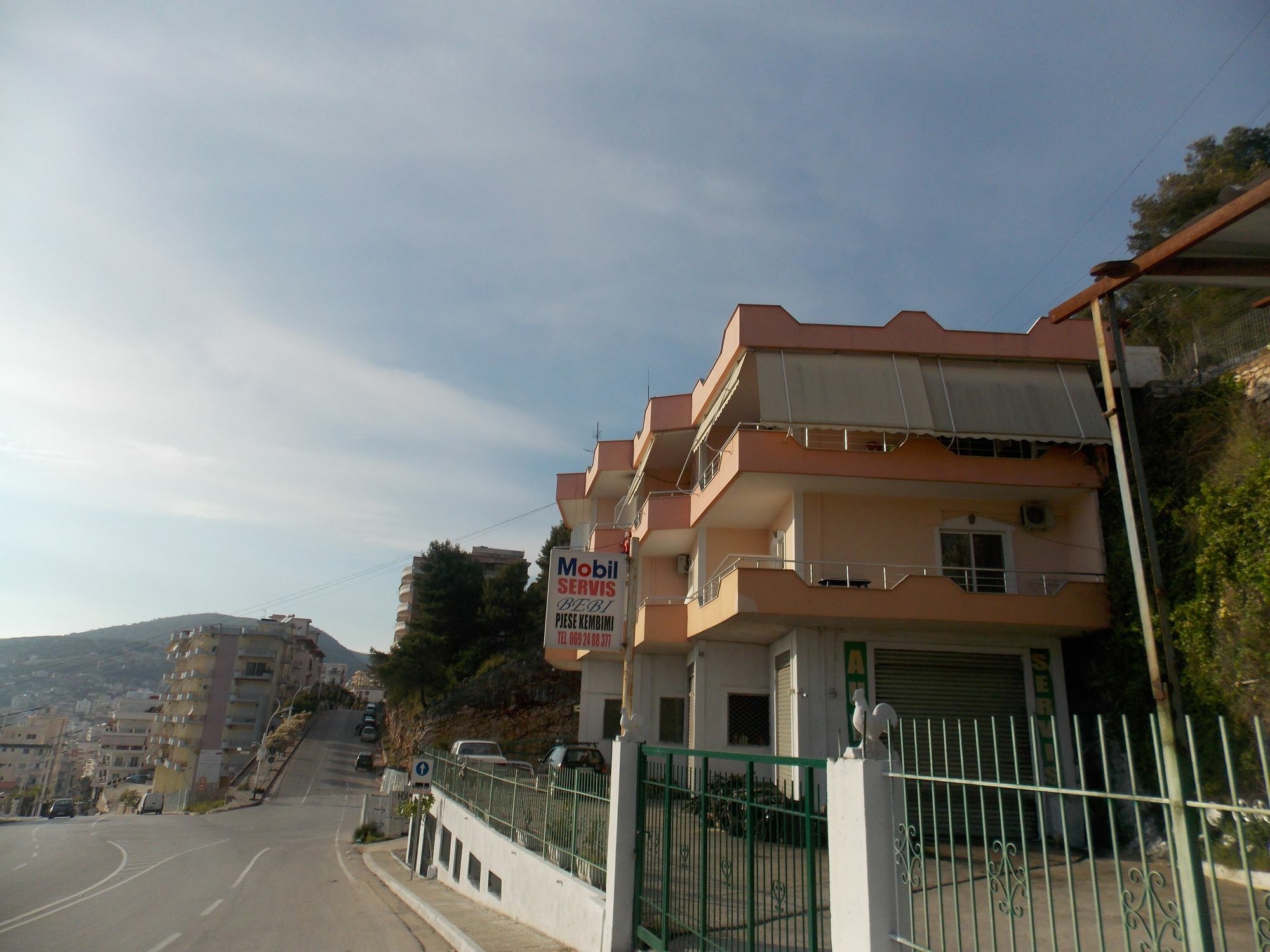 Bebi Hotel And Apartments Саранде Екстериор снимка