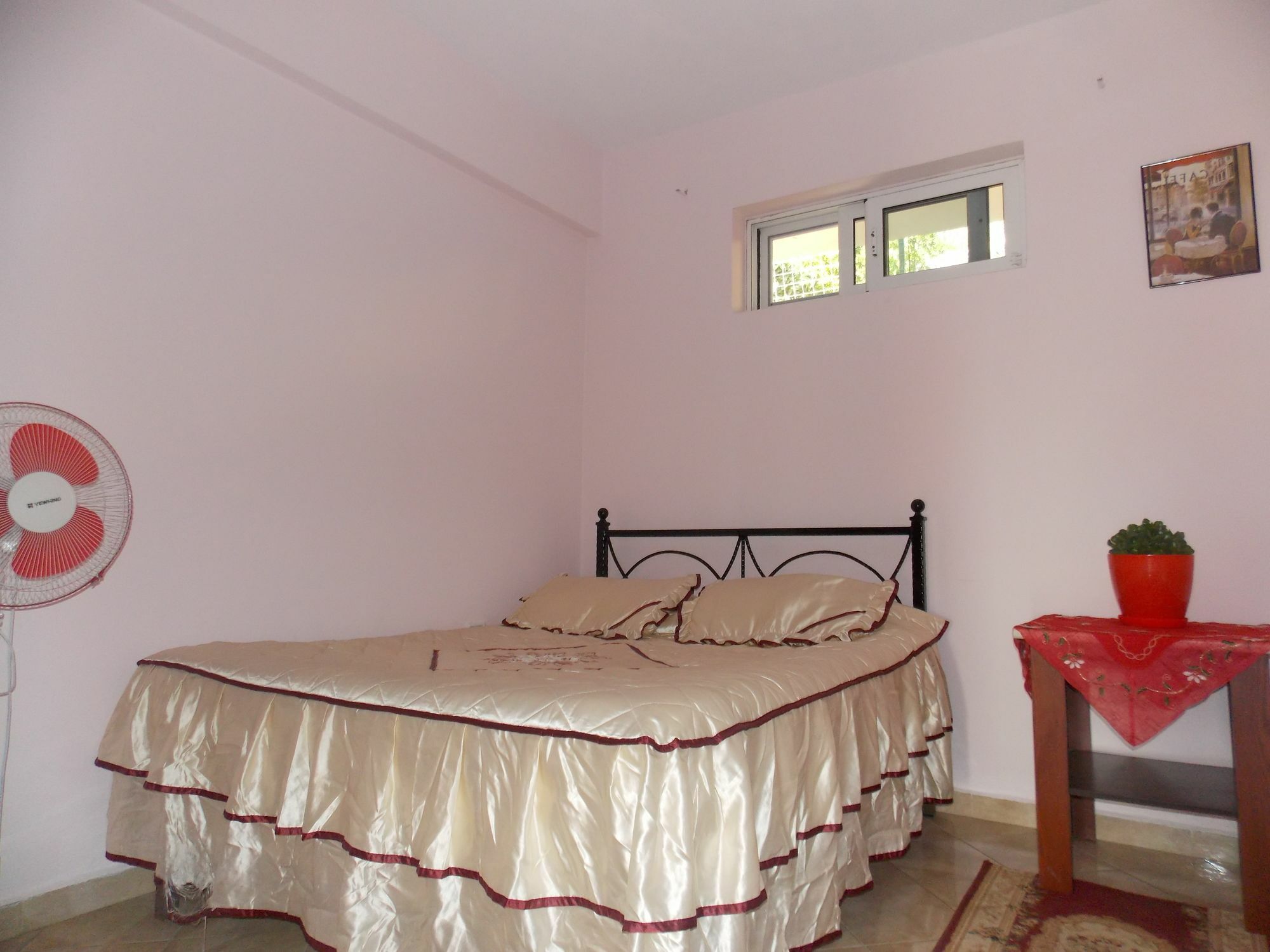 Bebi Hotel And Apartments Саранде Екстериор снимка